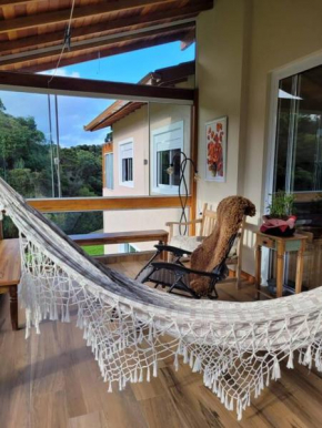 Linda Casa! Piso aquecido, lareira e fogão à lenha